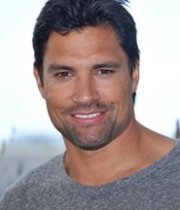 Manu Bennett