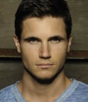 Robbie Amell